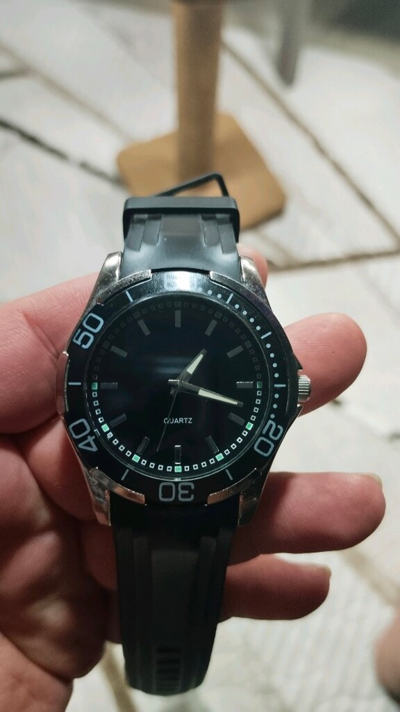 Avon marka erkek saat - 2