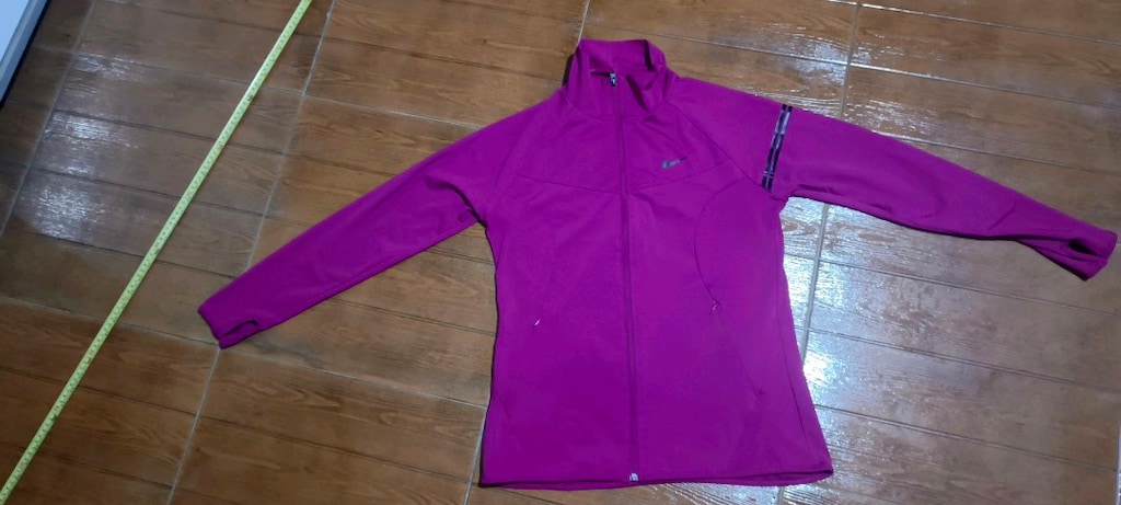 Nike likralı sweat mont..