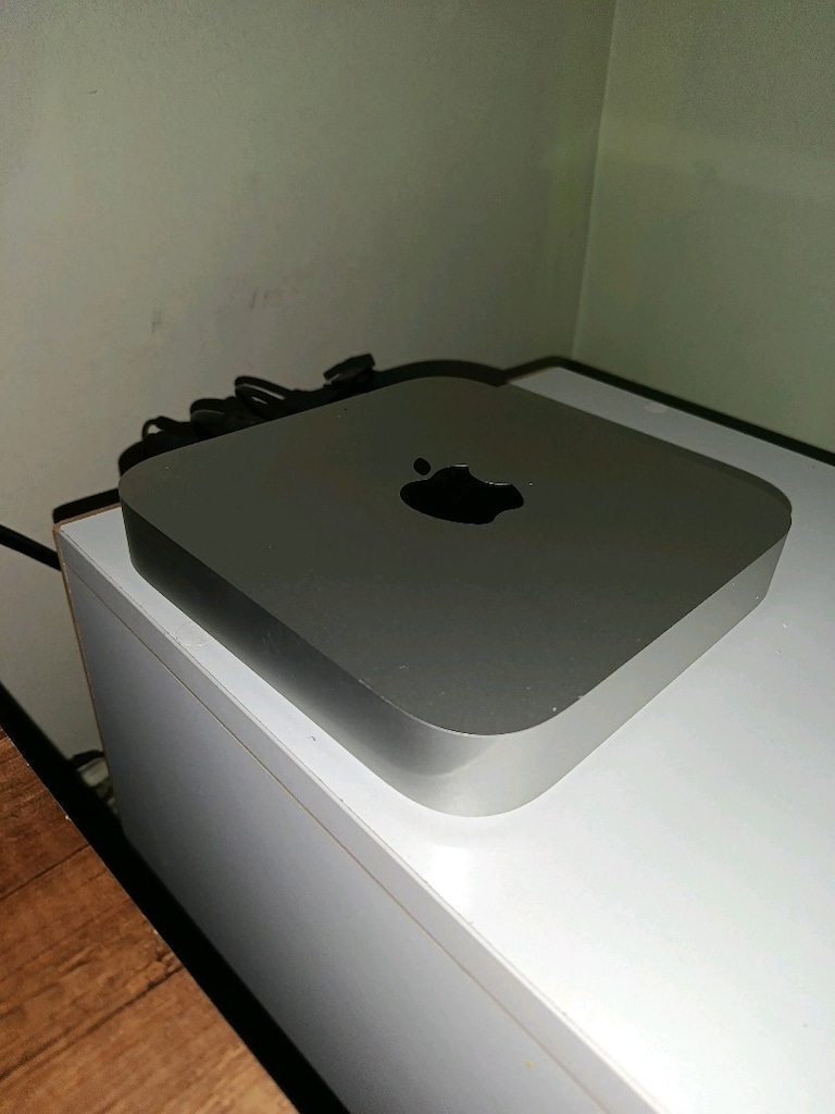 Mac mini m2 8-256 macos 27 - 2