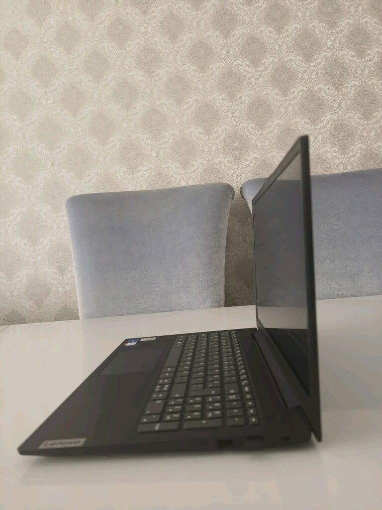 LENOVO V15 G3 i7-1255U - 3
