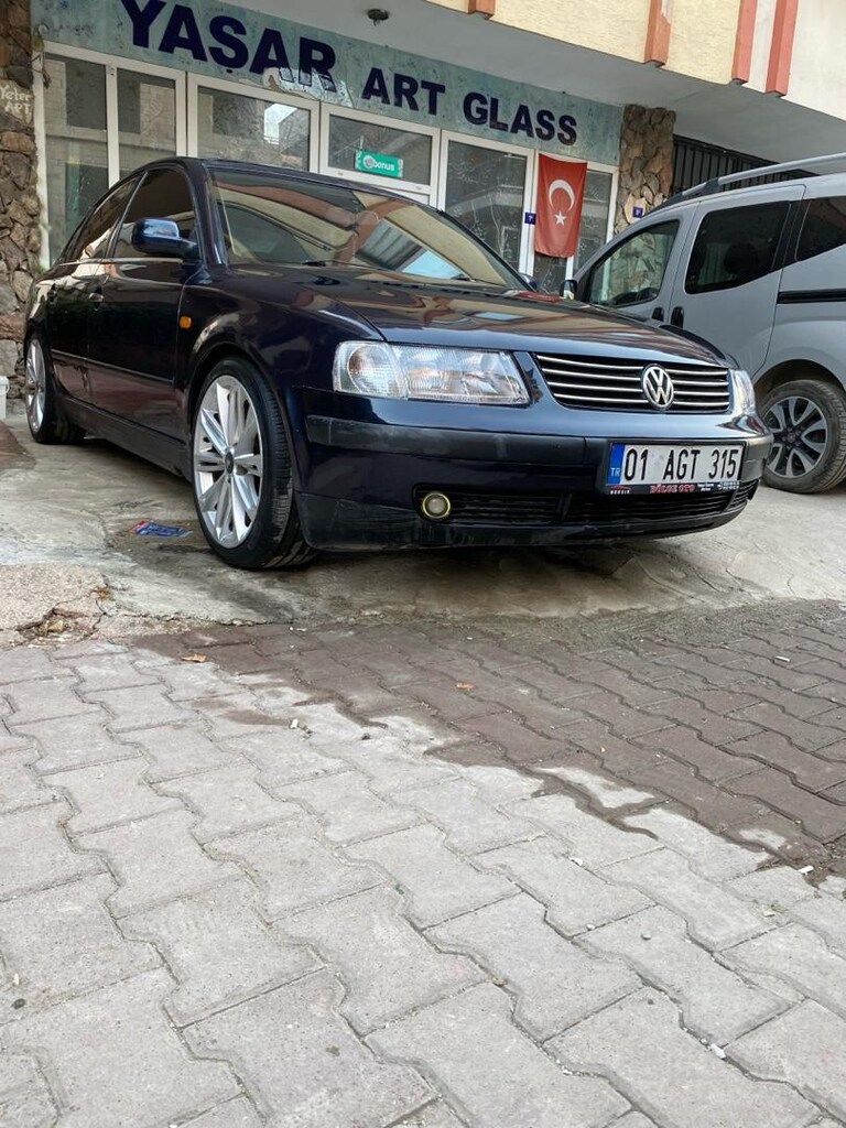 VOLKSWAGEN PASSAT 1.9 TDI - 4