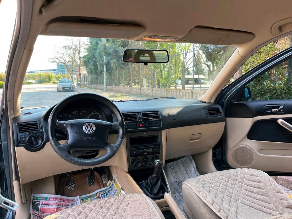 VOLKSWAGEN BORA 1.6 - 15