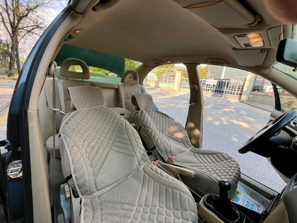 VOLKSWAGEN BORA 1.6 - 11