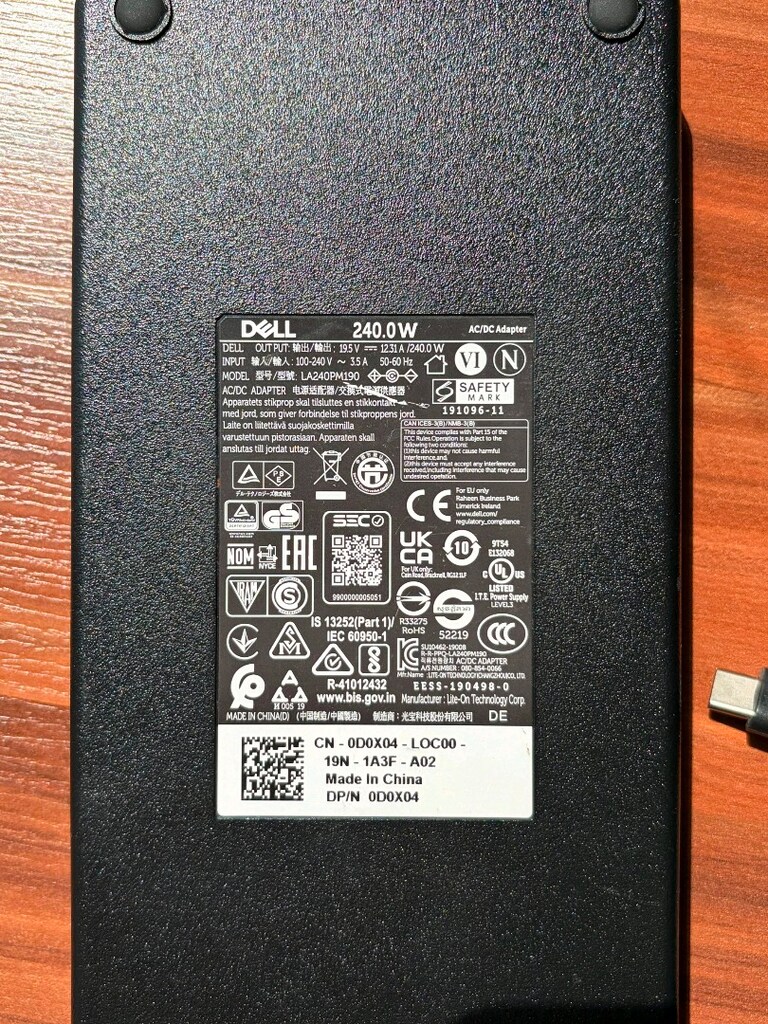 laptop Alienware M15 R5 dizüstü bilgisayar - 13