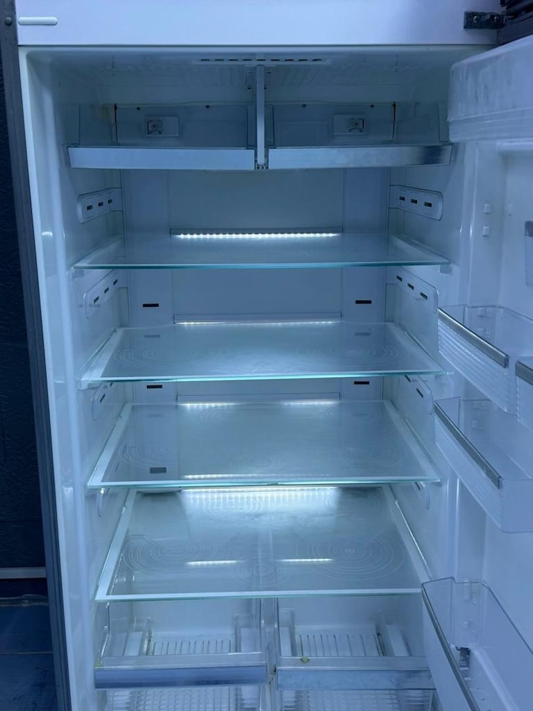 VESTEL SIYAH CAMLI TEMIZ BUZDOLABI - 2