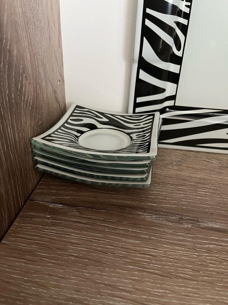 Zebra Desenli Çay servis Takımı.Yepyeni gibi - 3
