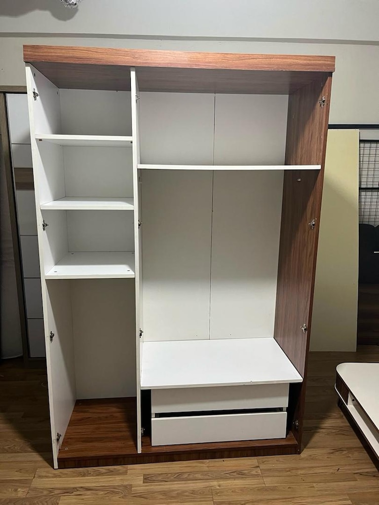 Kullanışlı 3 Kapaklı Ahşap Beyaz Elbise Dolabı - 2
