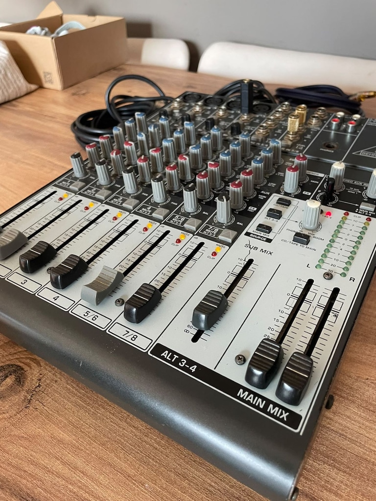 Behringer Xenyx 1204 Analog Mikser - (Bağlantı Kabloları ile beraber) - 2