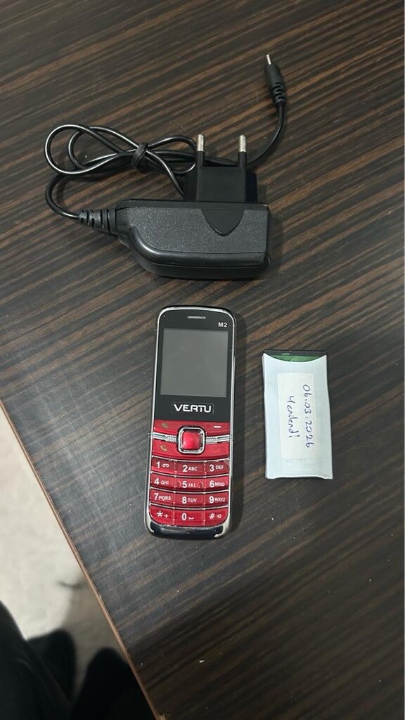 vertu m2 - 8