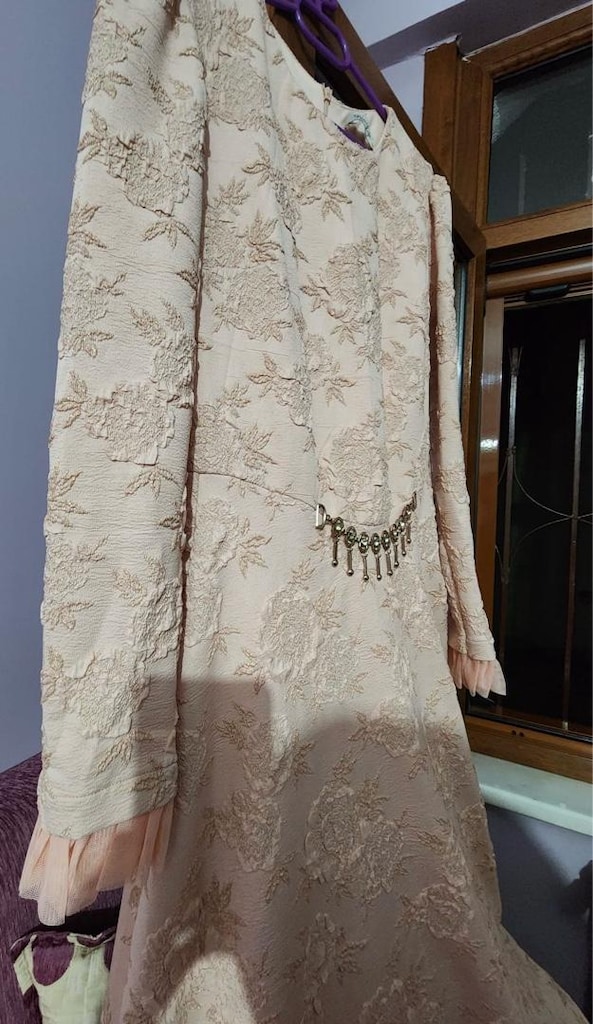 Bej Nakışlı Uzun Kollu Vintage Elbise