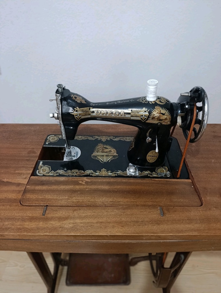 OMEGA Ahşap Tabanlı Vintage Dikiş Makinesi - 14