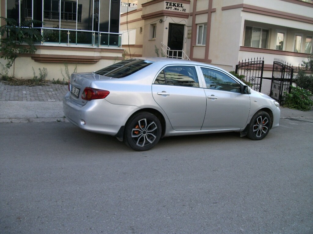2009 corolla 1.4d-4d değişemsiz 3.5 parça boyalı - 2