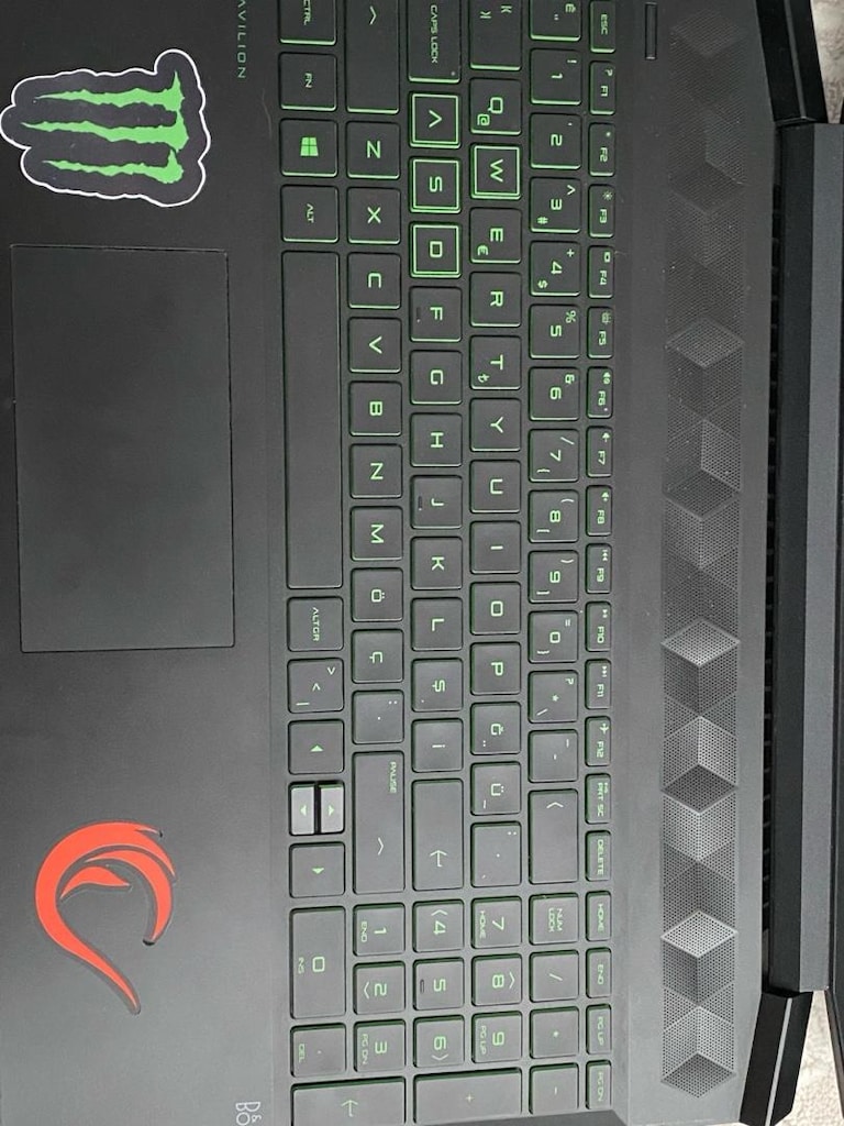 HP PAVILION - 9