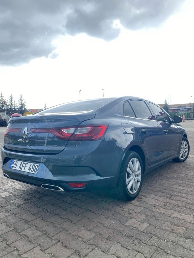 RENAULT MEGANE 1.3 TCE - 6