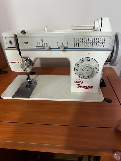 Singer Yoknaz 1301 Sandıklı Dikiş Makinesi