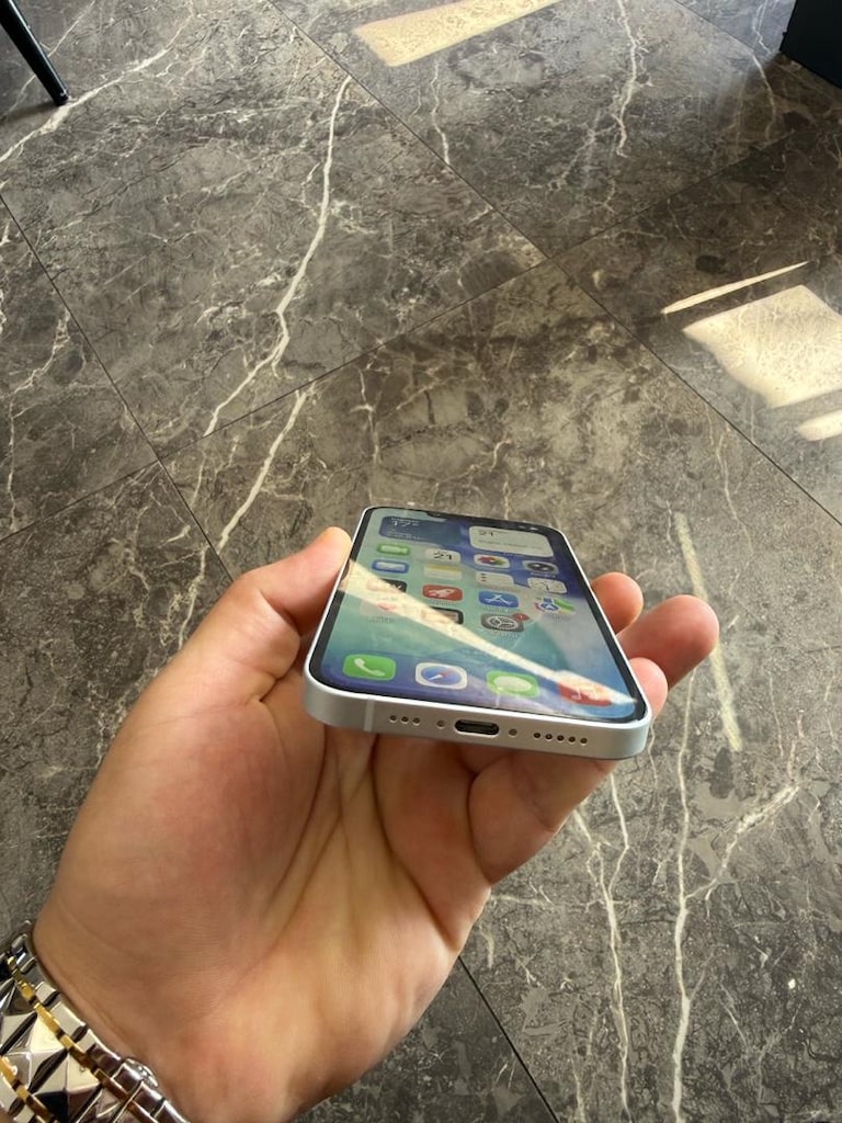 iPhone 16e tr - 5