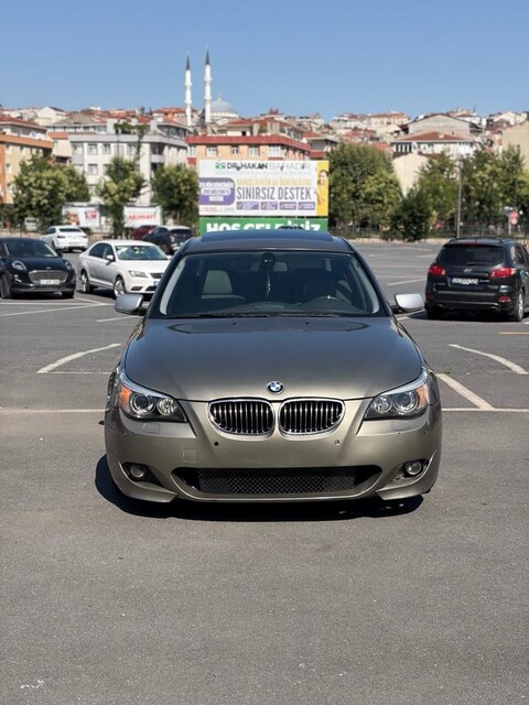 BMW 520I