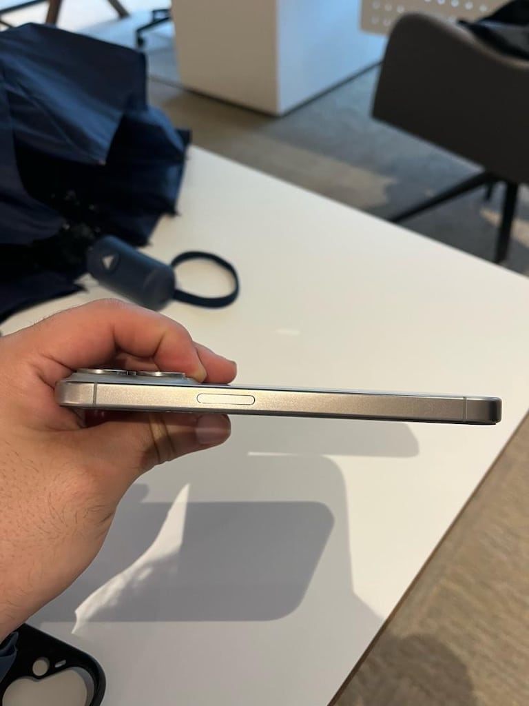 İphone 15 Pro 128 GB Natural Titanium - 3