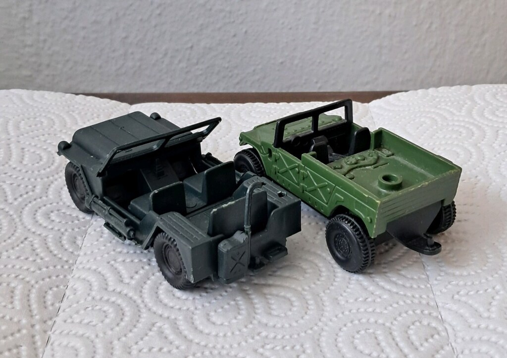 Plastik model jeep ve hummer 1/43 - 2