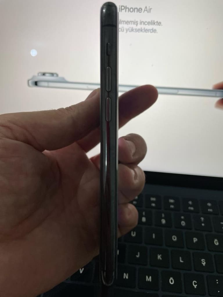 iPhone 11 Pro - 4
