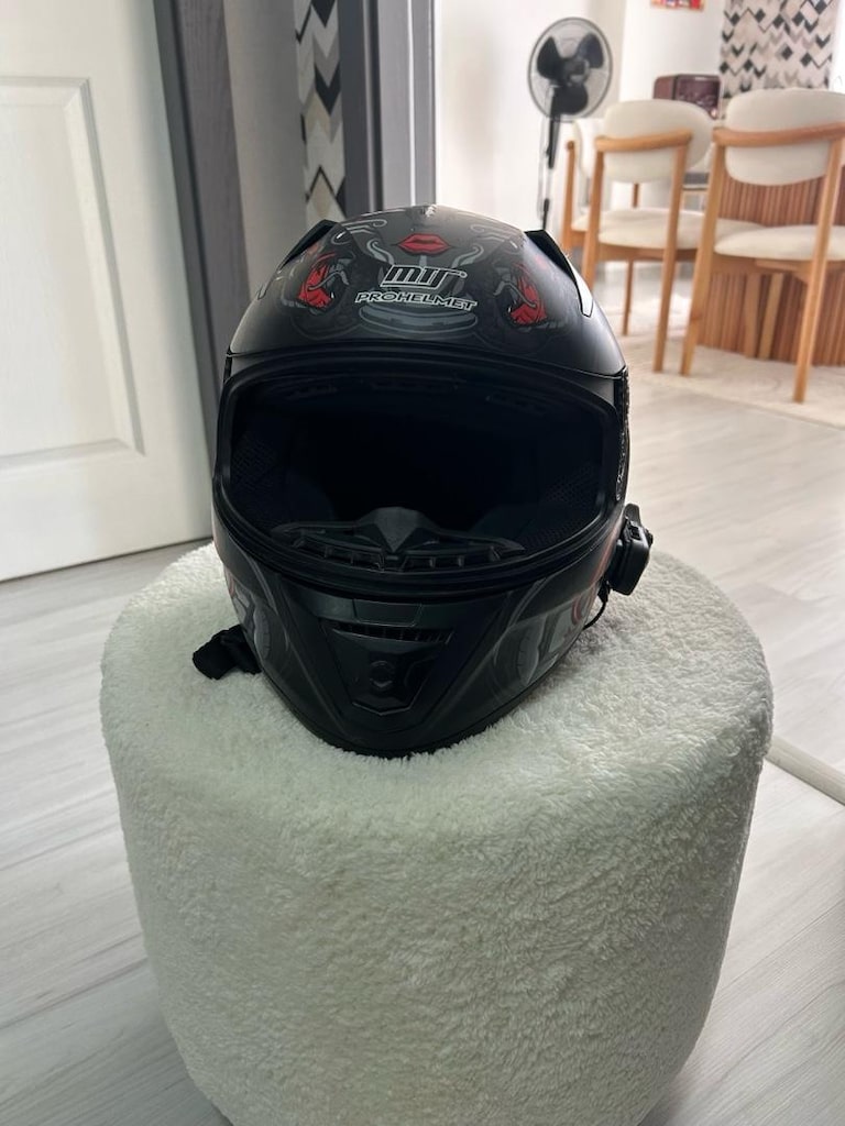 **TEMİZ KULLANILMIŞ KASK ** - 9