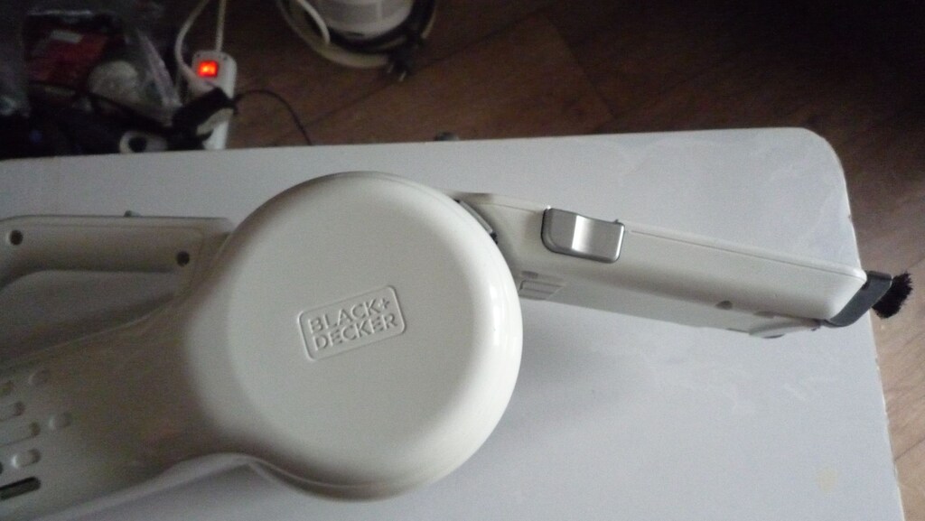 Black & Decker Dustbuster Pivot Şarjlı El Süpürgesi Li-Ion Pilli - 5