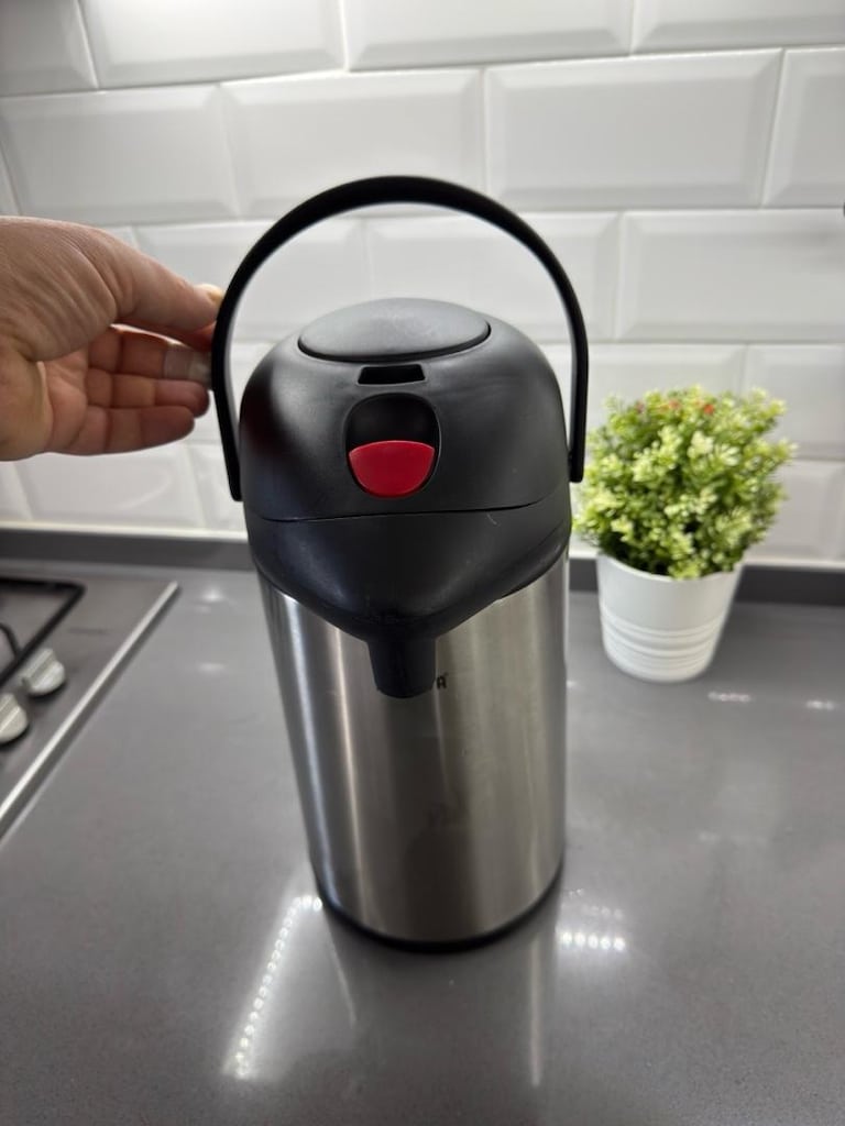 3 Litre Termos jowissa Marka üstten basmalı uygun fiyata menemendeyim - 3