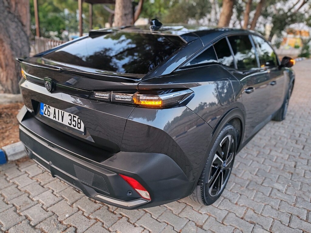 Peugeot 408 - 11