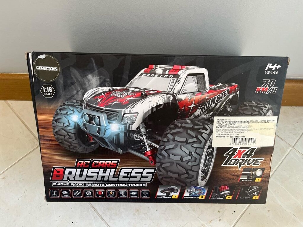 GEPETTOYS 866-1602 KUMANDALI BRUSLESS ARABA 4x4 70 km hız yapıyor - 2