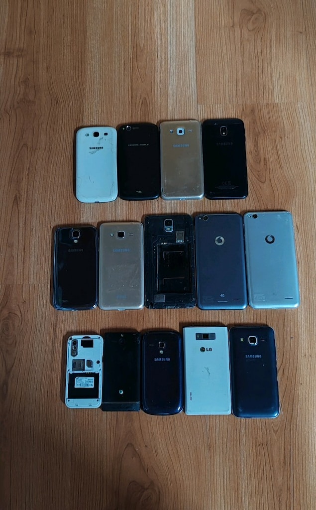 14 tane dokunmatik telefon - 2