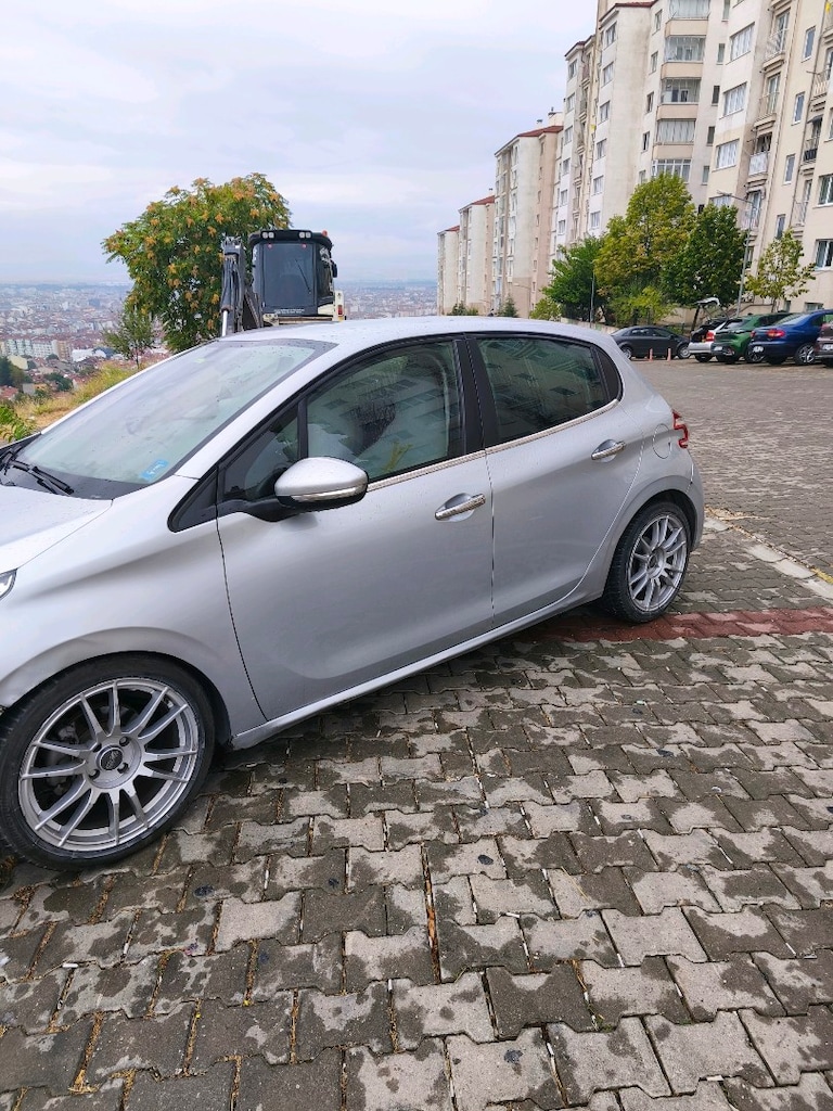 Peugeot 208 2012 tek değişenli - 3