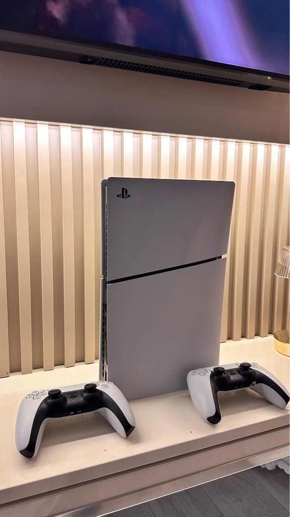 Playstation 5 Slim Kasa Çift Kol Sıfır gibi tertemiz Az kullanılmış - 2