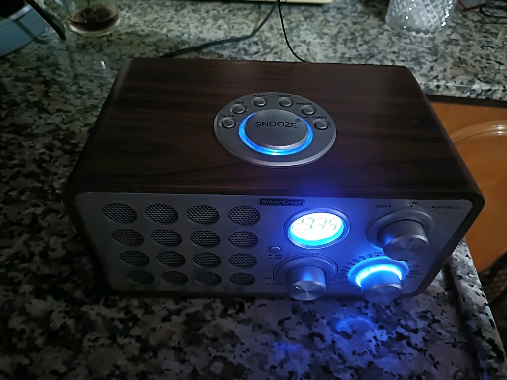 • Koleksiyonluk Ahşap Kasa Retro Dijital Saatli Radyo - Kusursuz Temiz - 2