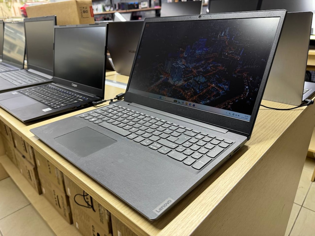LENOVO *RYZEN 5 3500U İŞLEMCİ *8GB RAM *240GB SSD *RADEON 2GB E.K - 3