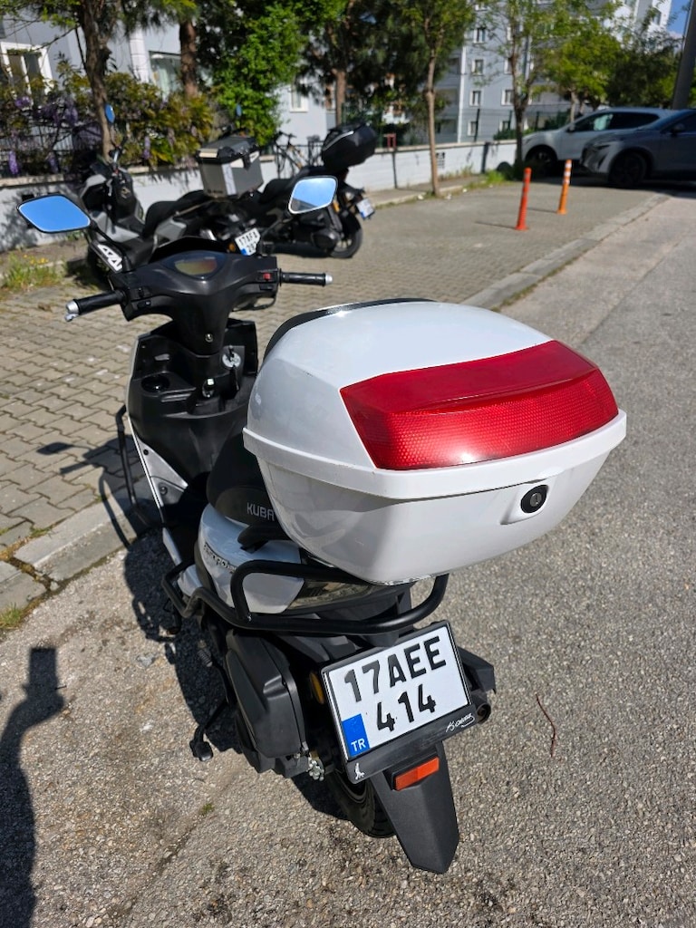 Temiz düşük km Kuba pesaro125xmax - 4