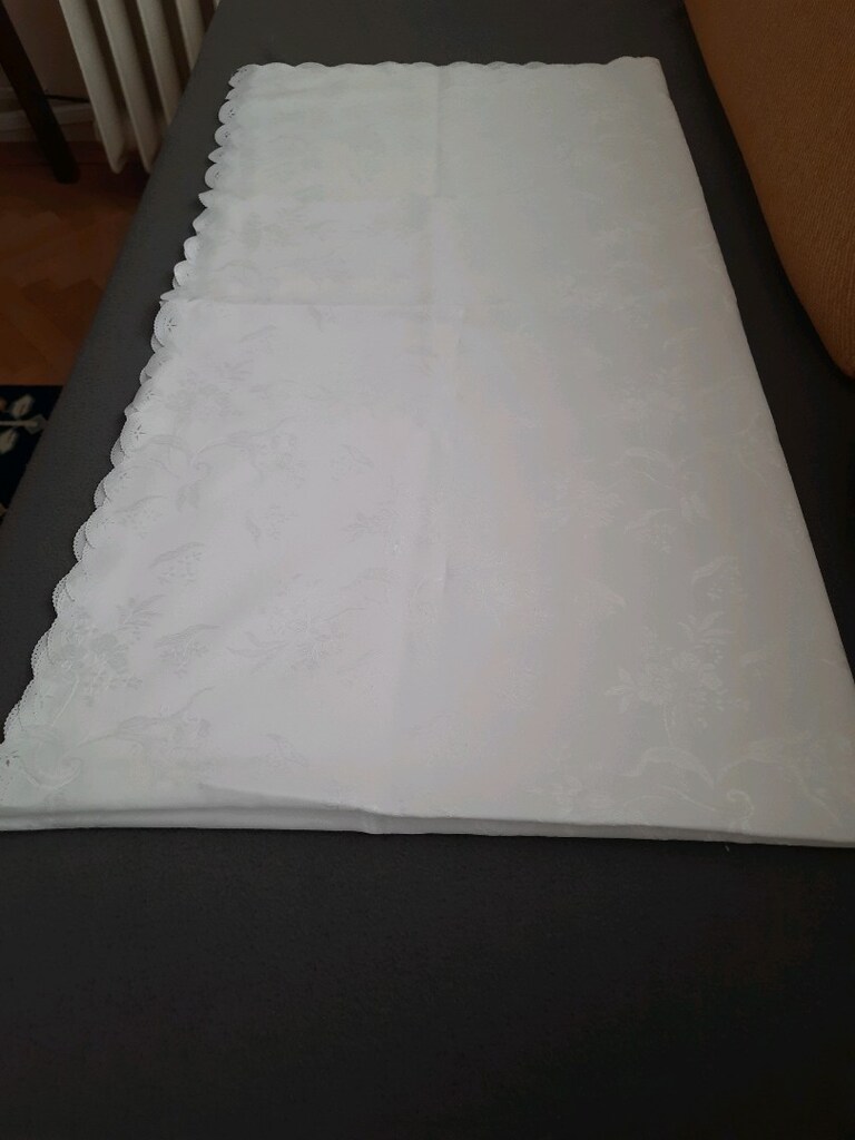 AKÇAY:SIFIR DİKDÖRTGEN DERTSİZ MASA ÖRTÜSÜ.EBAT 160*80 CM RENK:BEYAZ - 4