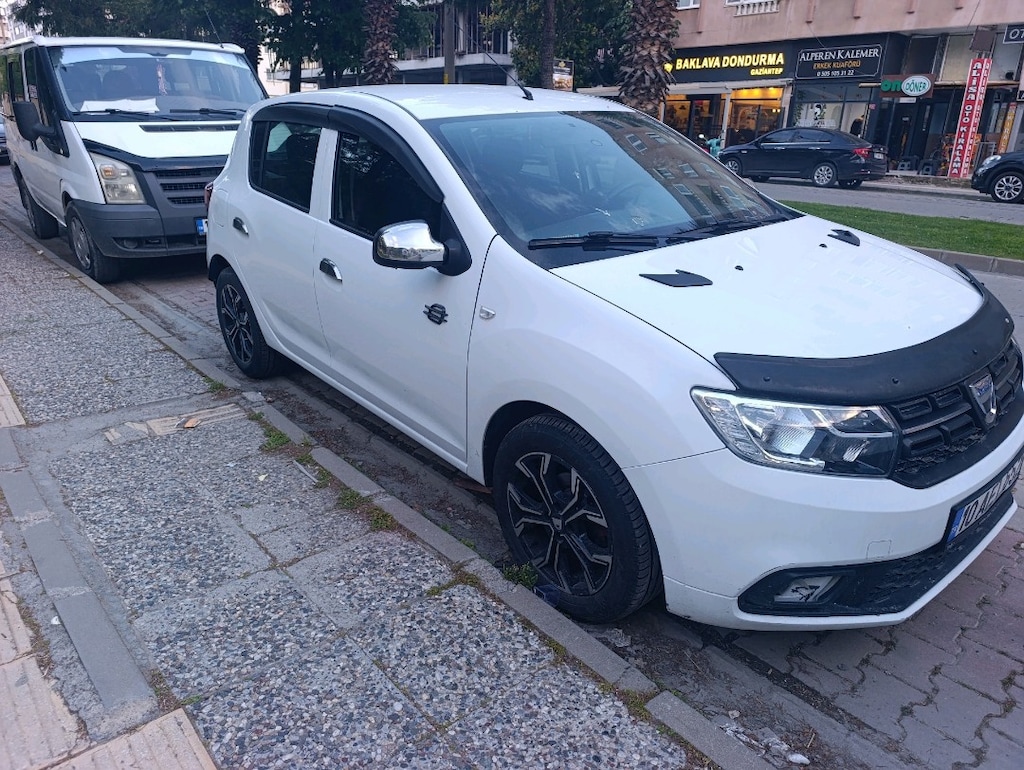 Bakımlı düşük km sandero - 3