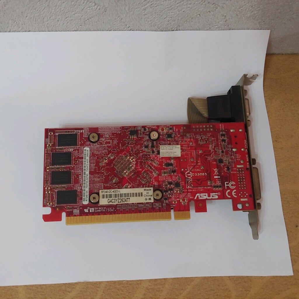 ASUS R7 240 4GB DDR3 DX12 - 4
