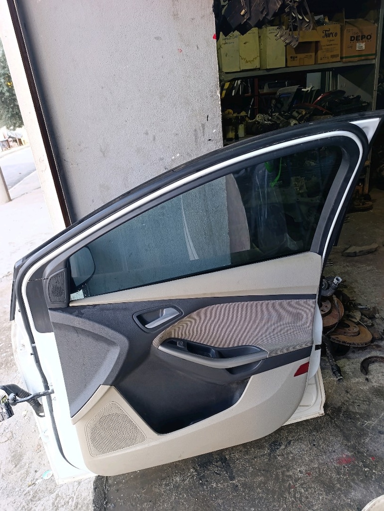 FORD FOKUS 3-3.5 ORİJİNAL ÖN SAĞ KAPI - 4