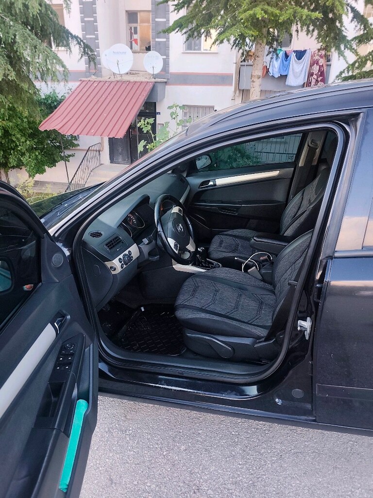 Opel Astra H kasa SW - 8
