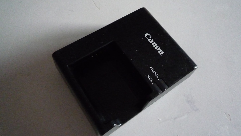 Orijinal Canon LC-E10E Fotoğraf Makinesi Pil Şarj Cihazı - 3