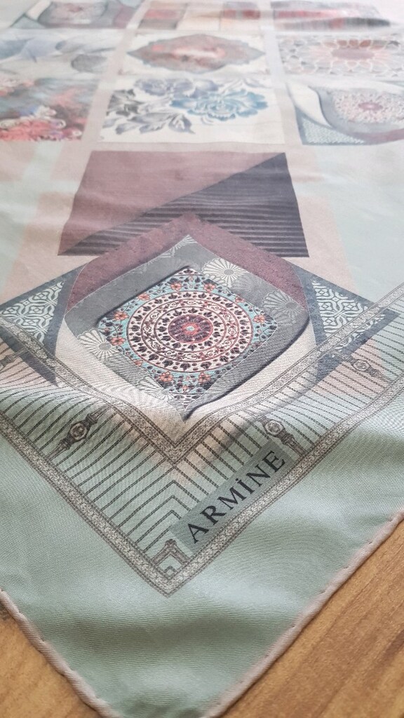 Armine eşarp — görsel 2/12