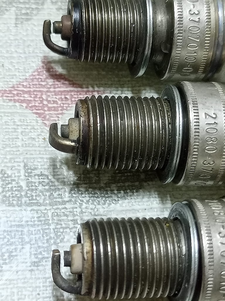 LADA SAMARA - VEGA 8 VALF BUJİ- ORJİNAL - 3
