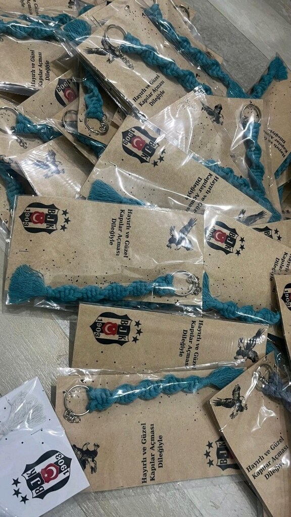 makrome anahtarlık(200 adet var)adet fiyatı 4,5 tl - 7