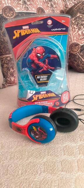KULAKLIK LİSANSLI ÜRÜN SIFIRDAN FARKSIZ SPİDERMAN Lİ KABLOLU DUR