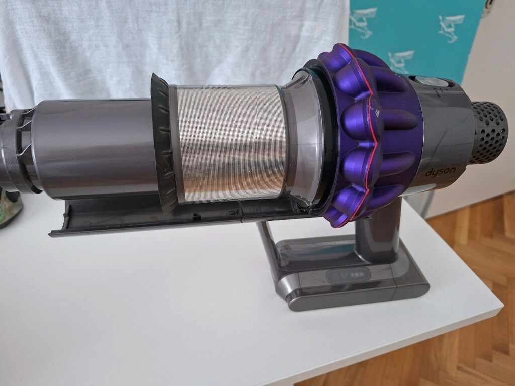 Dyson v10 Dik Süpürge