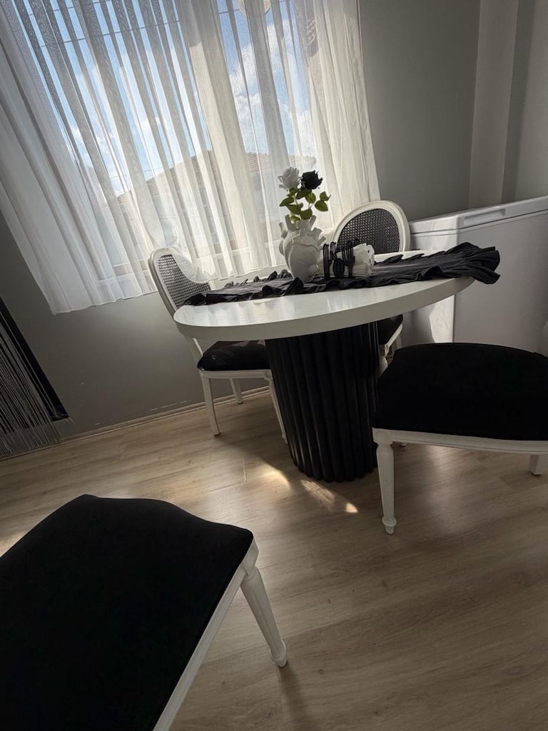 Yemek masası + 4 adet sandalye - 2