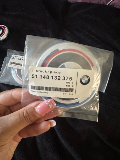 BMW 50.yıl özel ön logo ve bagaj kapağı