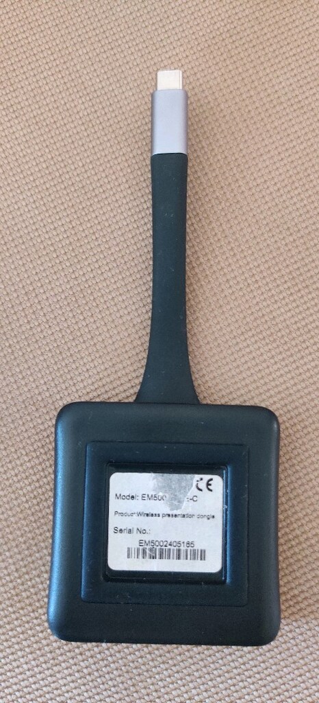 eMeet EM500 kablosuz sunum sistemine ait USB-C ekran paylaşım dongle - 2
