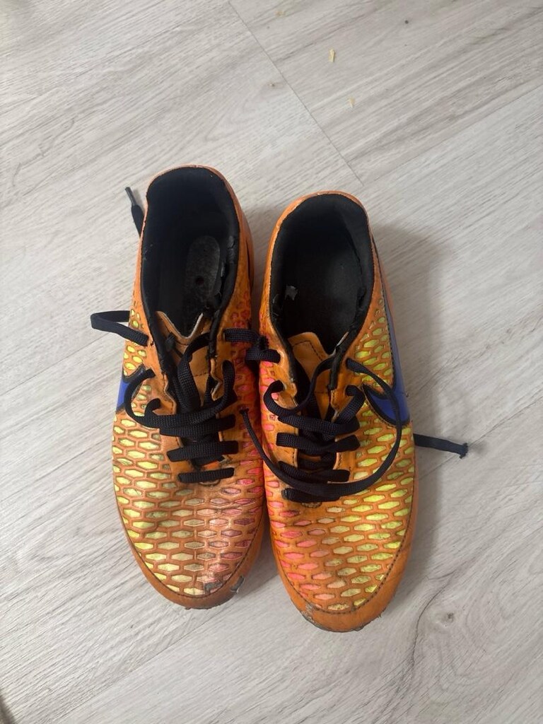 Nike krampondur 39 - 2